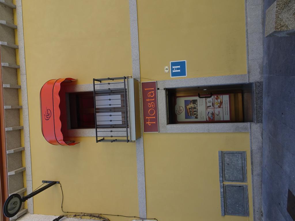 Hostal Gonzalez Guadarrama Exterior photo